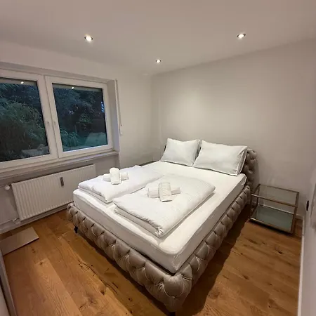 Modern With Terrace In Solln * Munique