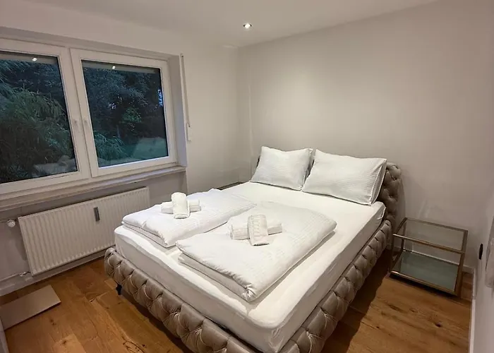 Modern With Terrace In Solln * Munique