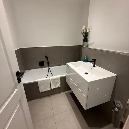 Modern With Terrace In Solln 公寓 *