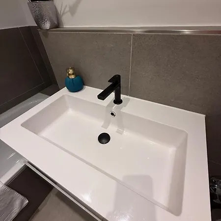 Apartament Modern With Terrace In Solln Monachium