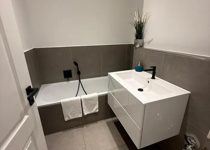 Modern With Terrace In Solln Daire *